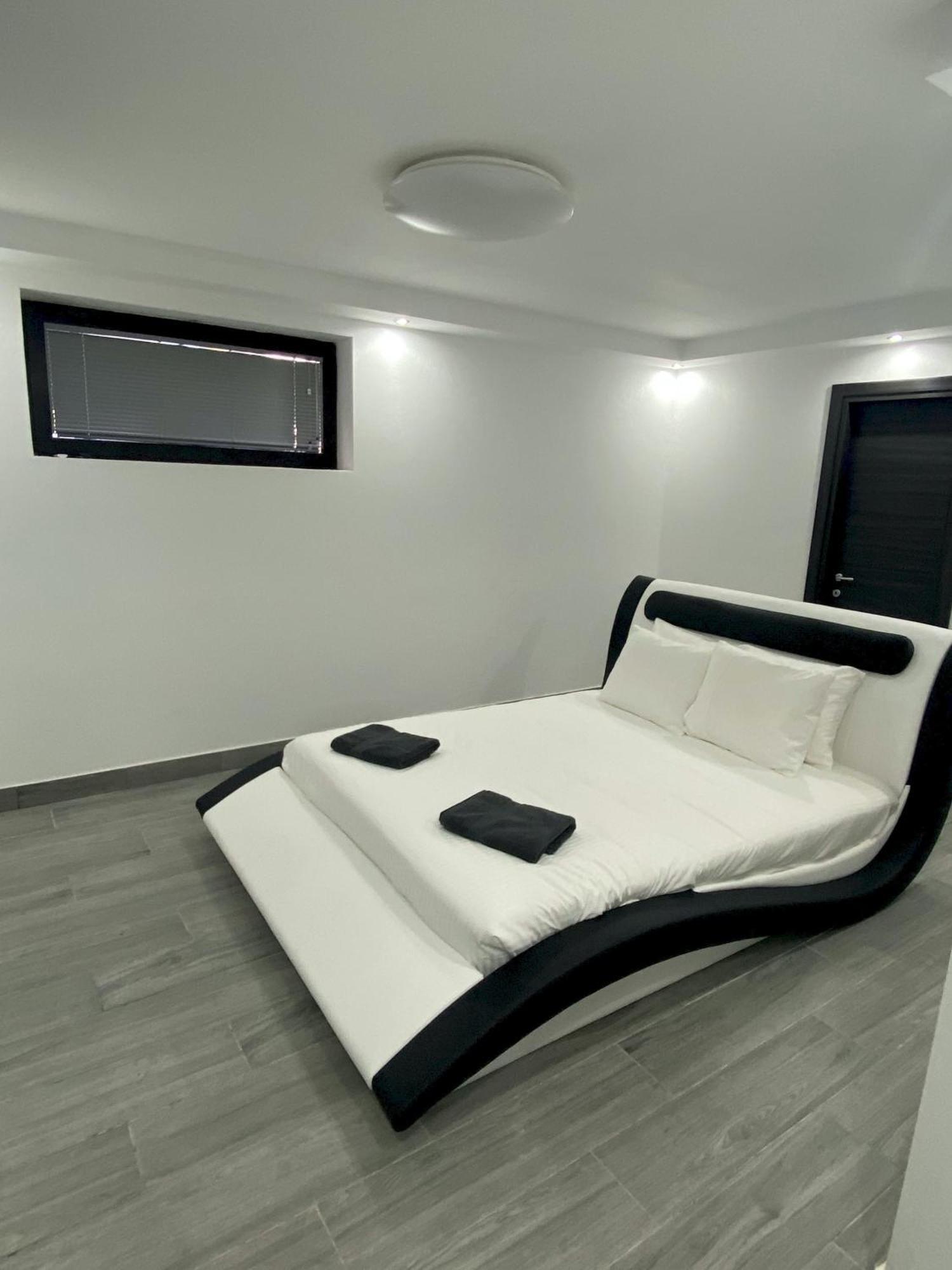 Villa Poseidon Corralejo With Private Heated Pool, Sauna And Stunning Volcano Views By Amazzzing Travel Exterior foto